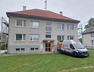 Zateplení stropu bytového domu pomocí foukané izolace